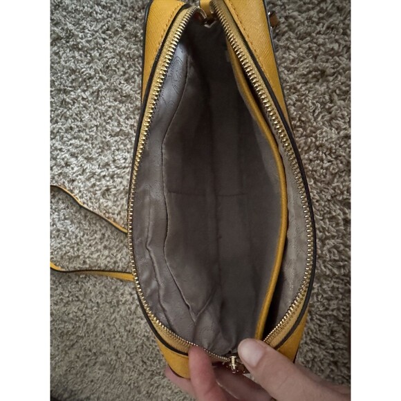 Michael Kors Leather Crossbody Bag Jet Set Chrome Yellow - Picture 4 of 10